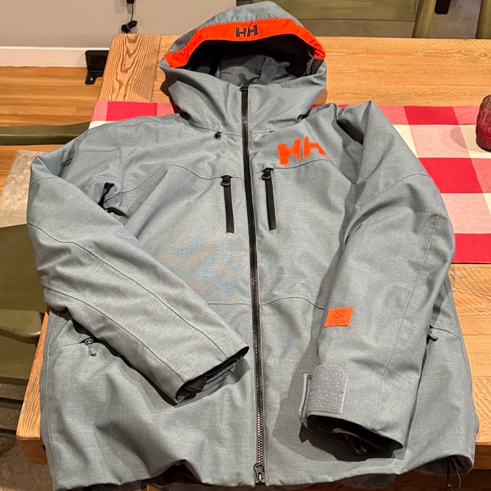 Helly Hansen XL Men's Gray and Orange Ski Jacket